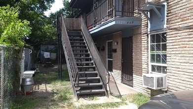 3422 Francis St in Houston, TX - Building Photo - Building Photo