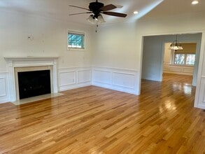 1 Lawton Lane in Foxboro, MA - Building Photo - Building Photo