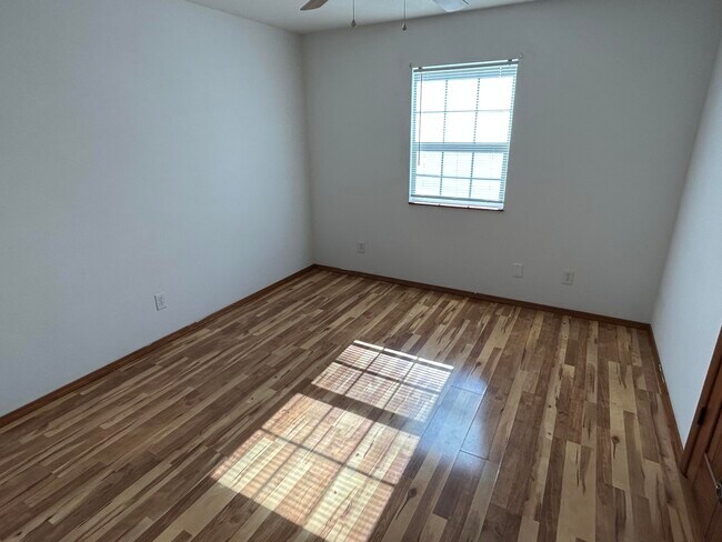 18717 Kokomo Ln-Unit -B in Neosho, MO - Building Photo - Building Photo