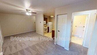 7127 N Springboro Pike in Dayton, OH - Building Photo