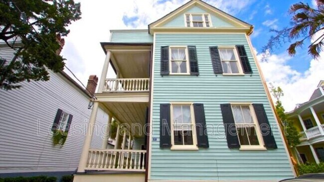 27 Smith St in Charleston, SC - Building Photo - Building Photo