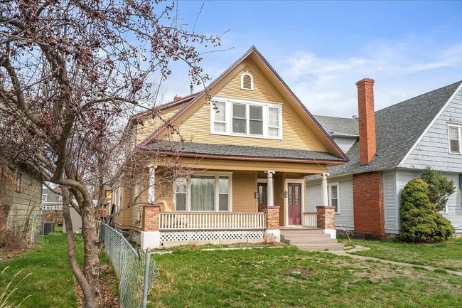 property at 2722 W Sinto Ave