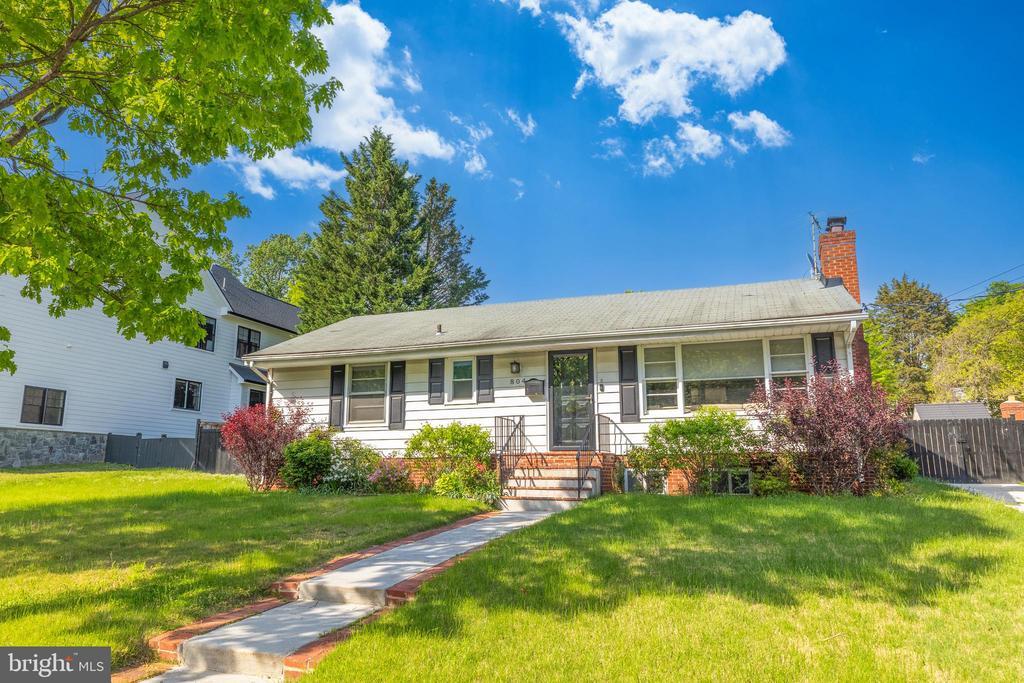 804 Randolph St in Falls Church, VA - Building Photo