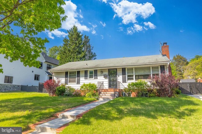 property at 804 Randolph St