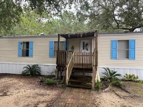 3061 Safronia Shores Rd in Navarre, FL - Building Photo - Building Photo