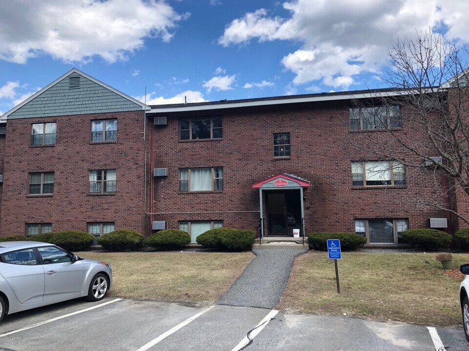 23 Spencer Rd, Unit 12F in Boxborough, MA - Foto de edificio