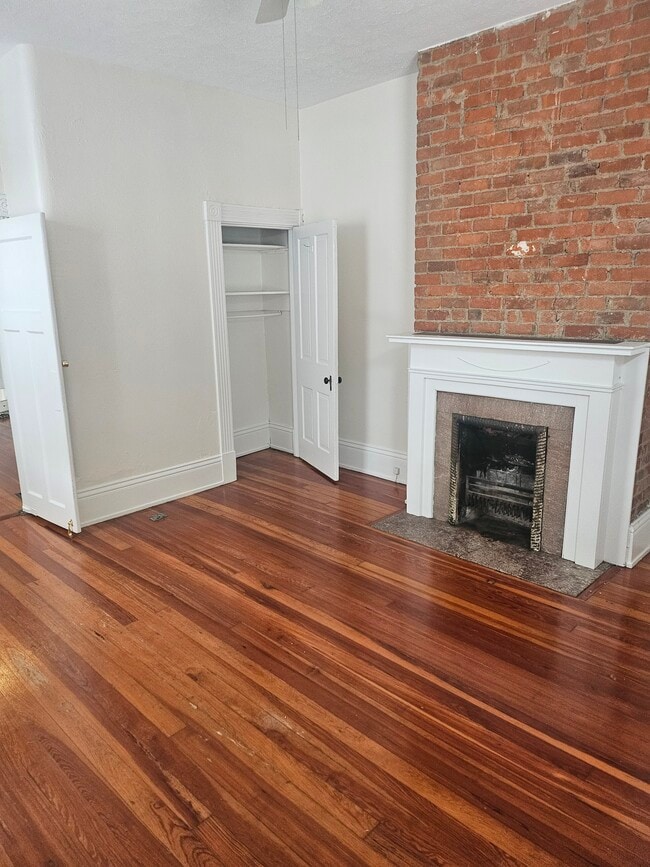 965 Hatch St, Unit 1