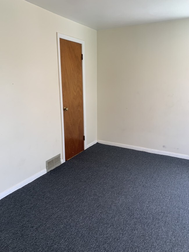 83 Grand Ave Apartments and Nearby Johnson City Apartments For Rent