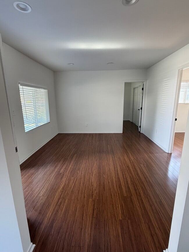 433 Linda Rosa Ave in Pasadena, CA - Foto de edificio - Building Photo