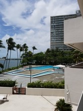 Brickell Bay Club in Miami, FL - Foto de edificio - Building Photo