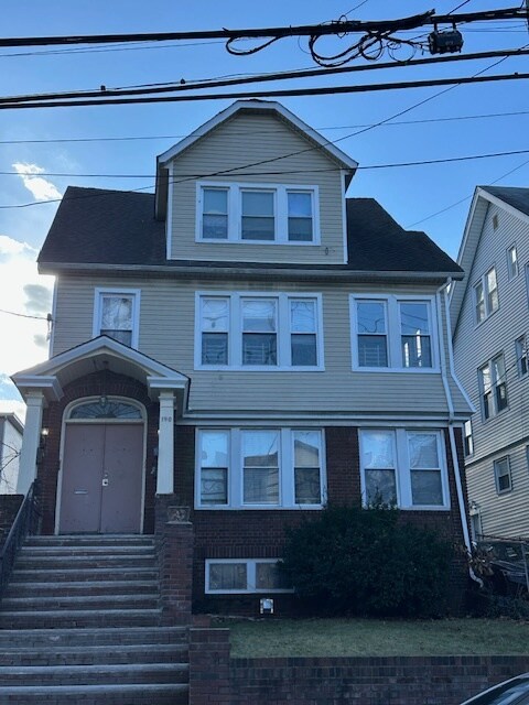 190 Keer Ave, Unit 1 in Newark, NJ - Building Photo