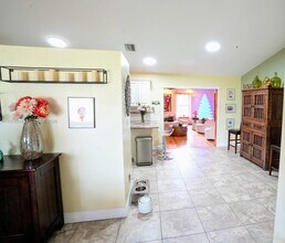 2304 SE 8th Terrace in Cape Coral, FL - Building Photo - Building Photo