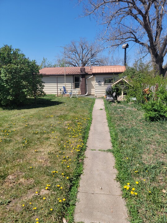 36 Railroad Ave in Sand Coulee, MT - Building Photo