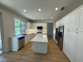 32956 Rhine Ave in Temecula, CA - Building Photo - Building Photo