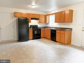 104 Basin Dr in Inwood, WV - Building Photo - Building Photo