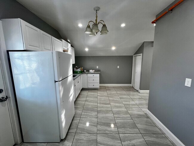 19 Granada Park, Unit 3