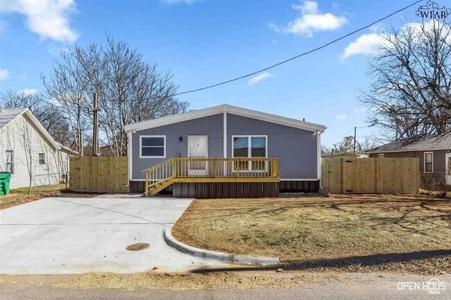 property at 110 S Preston Rd