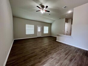 349 Emma Dr in Canyon Lake, TX - Building Photo - Building Photo