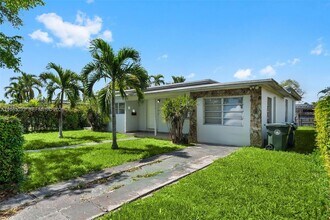 1840 SW 63rd Ave in Miami, FL - Building Photo - Building Photo