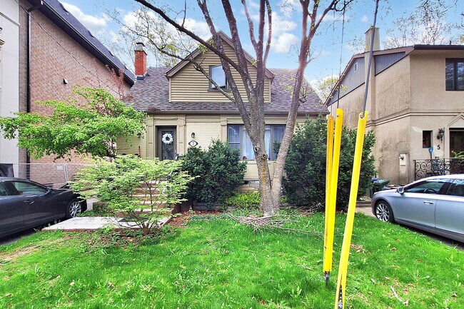 7 Walker Rd in Toronto, ON - Building Photo - Building Photo