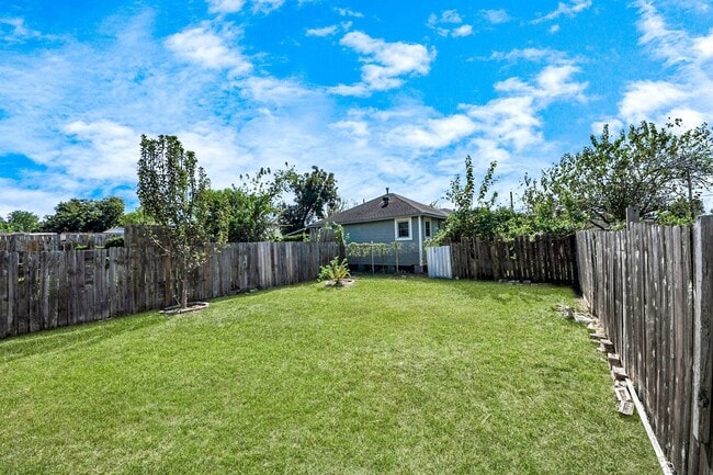 3804 Lila St in Houston, TX - Building Photo - Building Photo