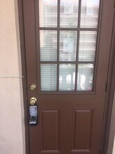 232 NE 12th Ave in Hallandale Beach, FL - Foto de edificio - Building Photo