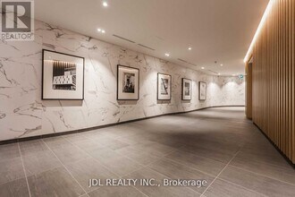 160 Flemington Rd in Toronto, ON - Building Photo - Building Photo