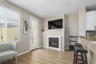 7459 Starward Dr in Dublin, CA - Building Photo - Building Photo