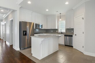 2619 Cresthaven Ave in Baton Rouge, LA - Building Photo - Building Photo