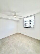 1940 Van Buren St, Unit 801 in Hollywood, FL - Building Photo - Building Photo