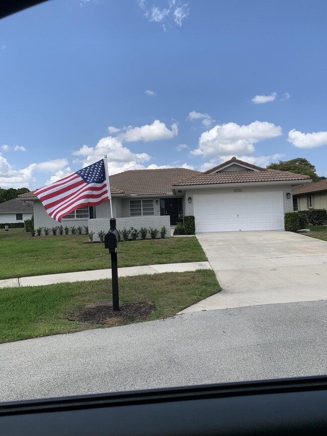 10723 Greentrail Dr S in Boynton Beach, FL - Building Photo - Building Photo