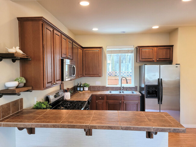 24129 40th Ln SE in Bothell, WA - Foto de edificio - Building Photo