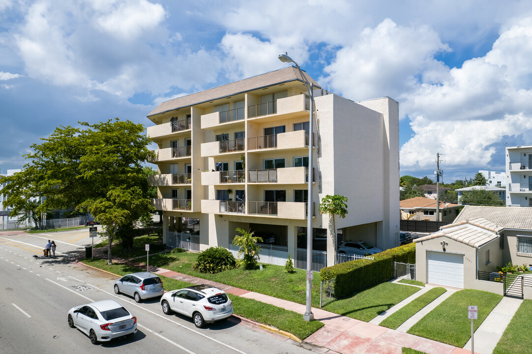 Normandy Condominiums in Miami Beach, FL - Building Photo