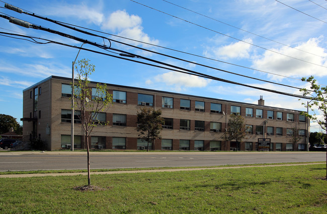 Hamilton Manor Apartments in Hamilton, ON - Building Photo - Building Photo