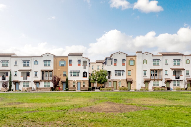 2681 Monterey Hwy in San Jose, CA - Foto de edificio - Building Photo