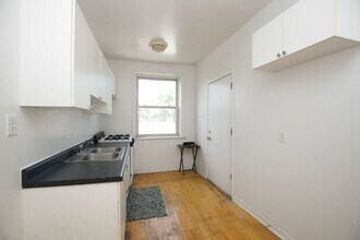 3040 W Wellington Ave in Chicago, IL - Building Photo - Building Photo