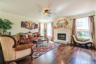 4514 Shavano Hollow in San Antonio, TX - Building Photo - Building Photo