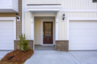 325 Canary Grass Ct in Lexington, SC - Building Photo - Building Photo