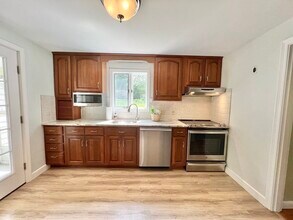82 Mount Vernon Rd W in Weymouth, MA - Building Photo - Building Photo