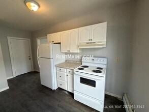 62 High St in Bangor, ME - Building Photo - Building Photo