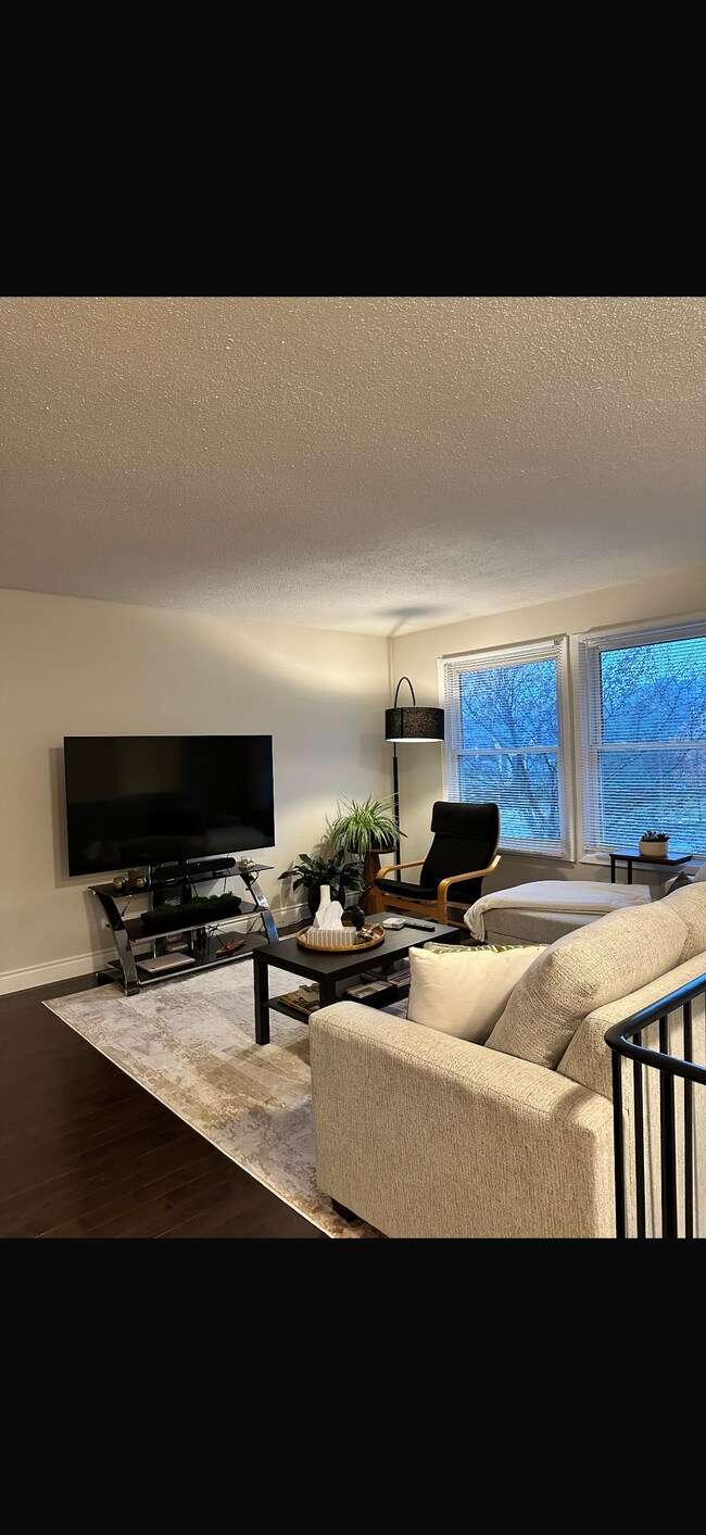 577 Elliott Cres in Milton, ON - Building Photo - Building Photo