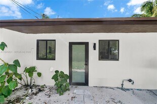 3040 NW 93rd St in Miami, FL - Building Photo