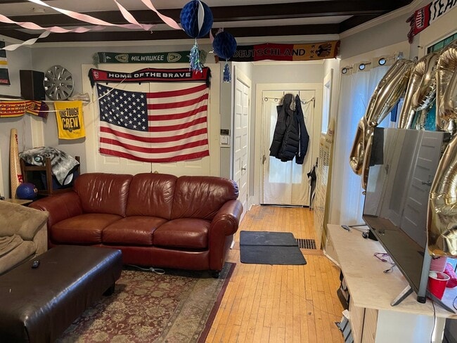 3017 N Maryland Ave in Milwaukee, WI - Building Photo - Building Photo