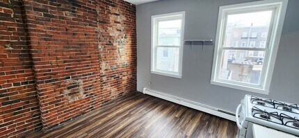 3 Wilbur Ct, Unit 2 in Boston, MA - Foto de edificio - Building Photo