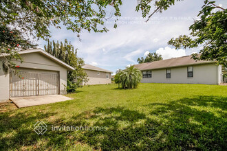 5880 Manchester Dr W in Lakeland, FL - Building Photo - Building Photo