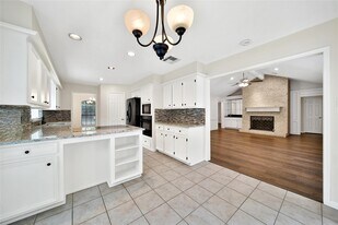 3939 Fawn Creek Dr in Humble, TX - Building Photo