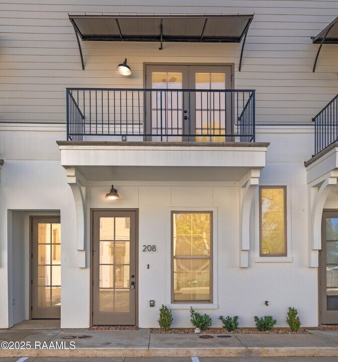208 Steiner Oaks in Lafayette, LA - Building Photo