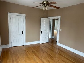 225 Gibson St in Lowell, MA - Foto de edificio - Building Photo