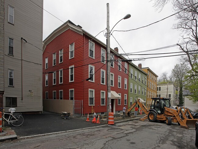 694-702 Green St in Cambridge, MA - Building Photo - Building Photo