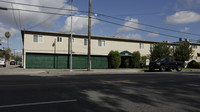 12931 Oxnard St in Van Nuys, CA - Building Photo - Building Photo